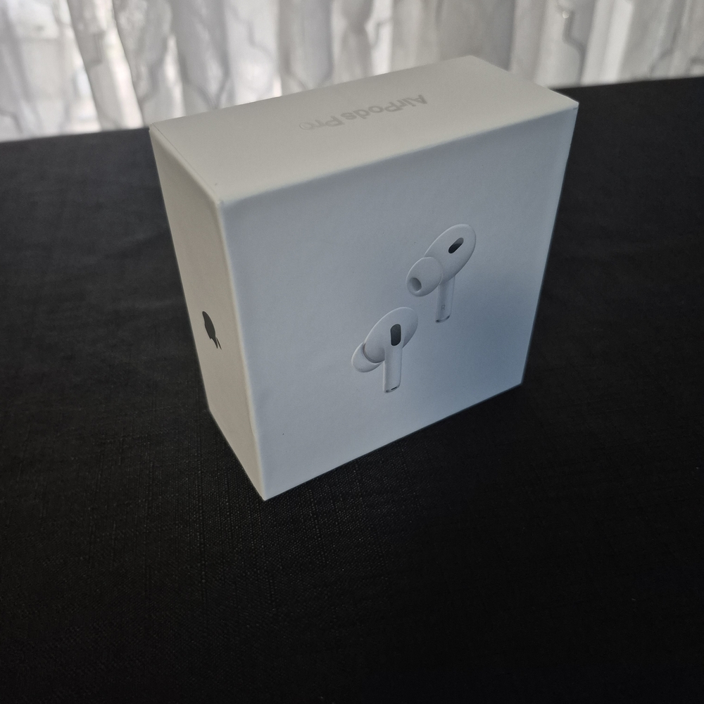 *Brand New* Apple AirPods Pro 2 Wireless Earbuds *Sealed Box*